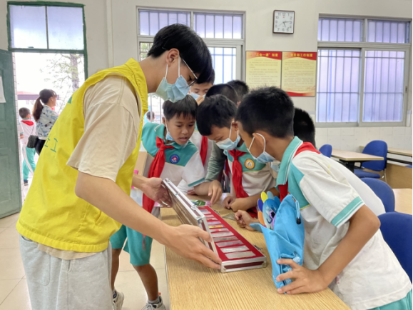 阜沙鎮(zhèn)禁毒信息〔2022〕第254期--【禁毒攻堅】“無毒青春，健康校園”—阜沙鎮(zhèn)開展禁毒宣傳進校園